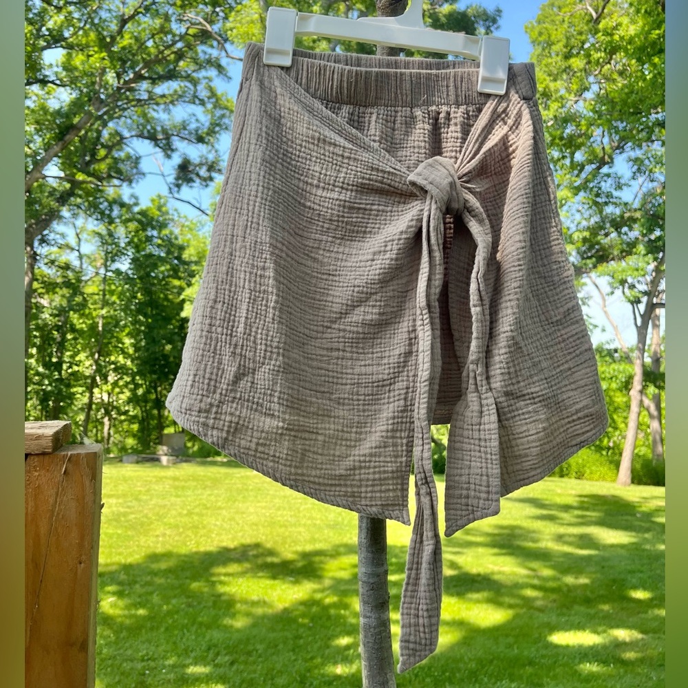 Wrap Mini Skirt with Tie Waist Juniors Small
Taupe Tan Gauze Fashion on Earth